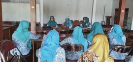 PERTEMUAN RUTIN PKK DESA SEMANU BAHAS EVALUASI PERSIAPAN LOMBA ADMINISTRASI